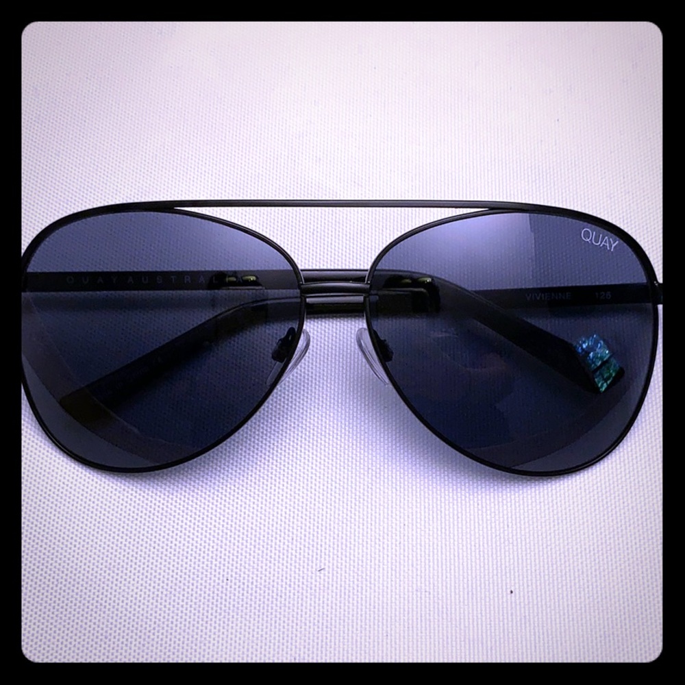 Stylish quay glasses